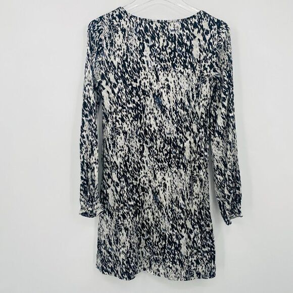 Express Size XS Black & White Long Sleeve Abstract Print Silk Mini Shift Dress - Picture 6 of 6